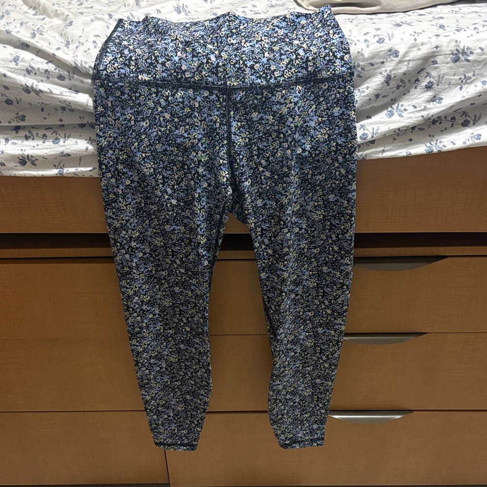 Gilly Hicks Floral Blue Leggings